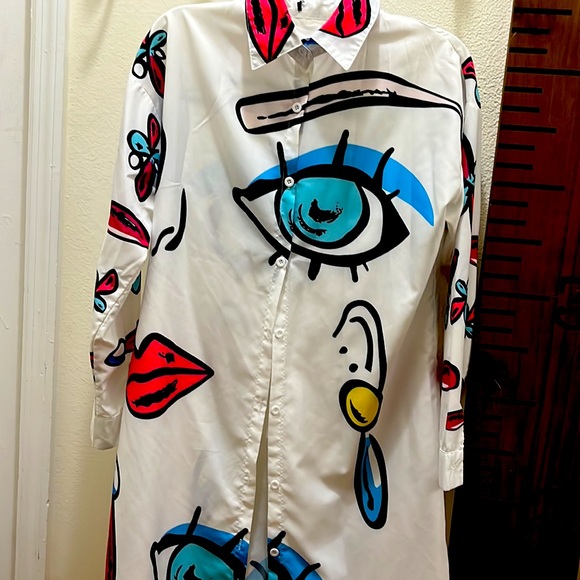Button up shirt with colorful print. - Picture 3 of 4